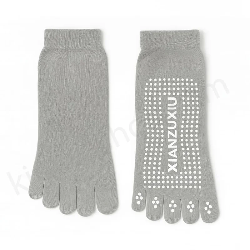 جوراب یوگا و پیلاتس و بدنسازی پنبهای ضد لغزش – سه رنگ سفید، مشکی، طوسی